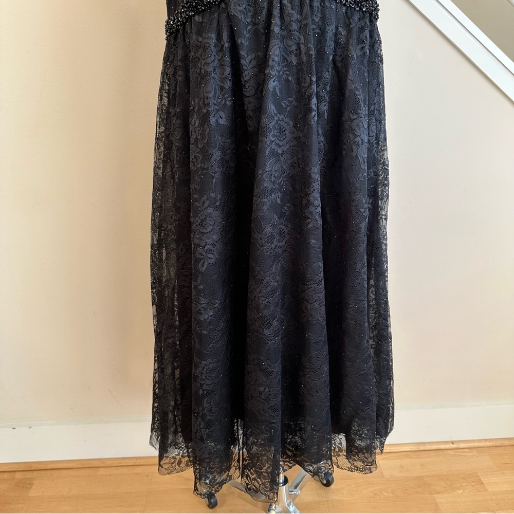 MAC DUGGAL Black Lace Overlay Short Sleeve Empire Waist V Neck Midi Dress 16 NWT - Picture 8 of 16